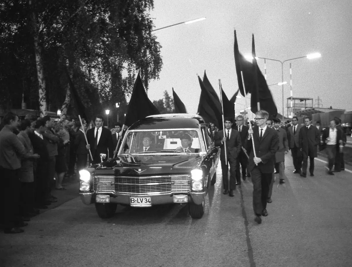DEU-Studenten-Proteste-Stasi-FRA27-jpg7477192937594942922