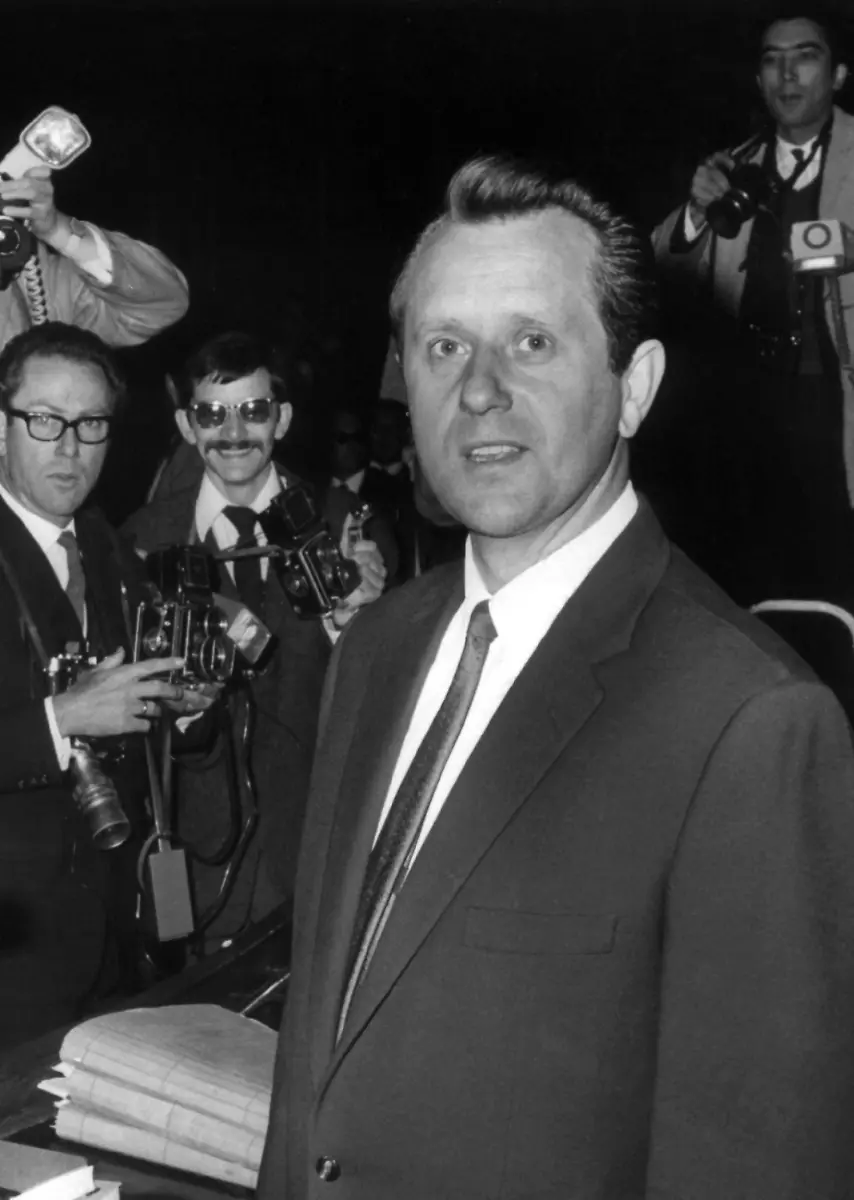 2kae1930-jpg843279568314911947