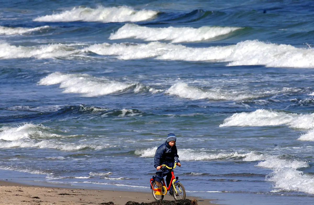 radfahrer-Strand-Boltenhagen-Ostsee