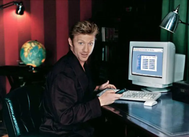 Prominente-waren-und-sind-beliebte-Werbetraeger-von-Boris-Becker-im-AOL-Spot-Ich-bin-drin-ueber-Manfred-Krug-der-die-Telekom-Aktie-empfahl-bis-zu-Olli-Dittrich-der-fuer-den-Media-Markt-bloedelt-Bis-heute-schaffen-es-Werbeslogans-zur-festen-Redewendung