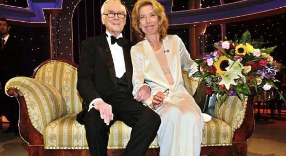 natuerlich-mit-seiner-unvergessenen-langjaehrigen-und-inzwischen-gestorbenen-Fernsehpartnerin-Evelyn-Hamann