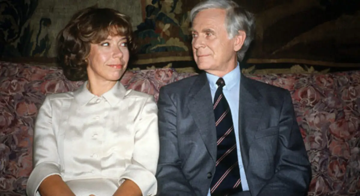 Bisher-kannten-wir-ihn-nur-als-den-Herrn-der-etwas-steif-auf-dem-Sofa-sitzt-gelegentlich-freundlich-laechelnd-und-im-Ganzen-etwas-kuehl-wirkend