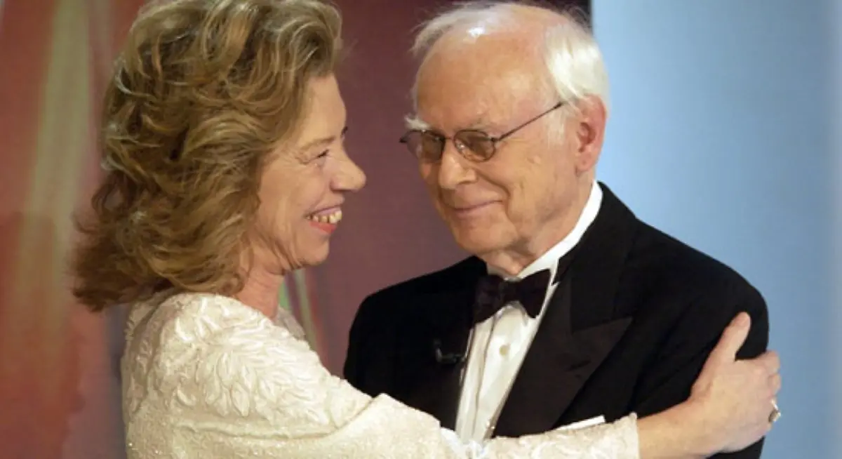 In-Wahrheit-feiert-Loriot-nicht-gern-erst-recht-keine-runden-Geburtstage-Das-macht-nur-Umstaende-die-er-im-uebrigen-mit-einer-seiner-beruehmten-philosophischen-Fragen-zu-beenden-pflegt