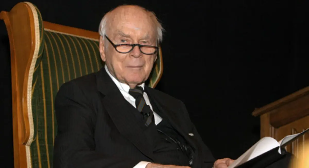 Danach-drehte-er-noch-Pappa-ante-portas-Sein-opus-magnum-liegt-inzwischen-auch-laengst-als-opulente-DVD-Kassette-mit-den-gesammelten-Werken-aus-Film-und-Fernsehen-vor