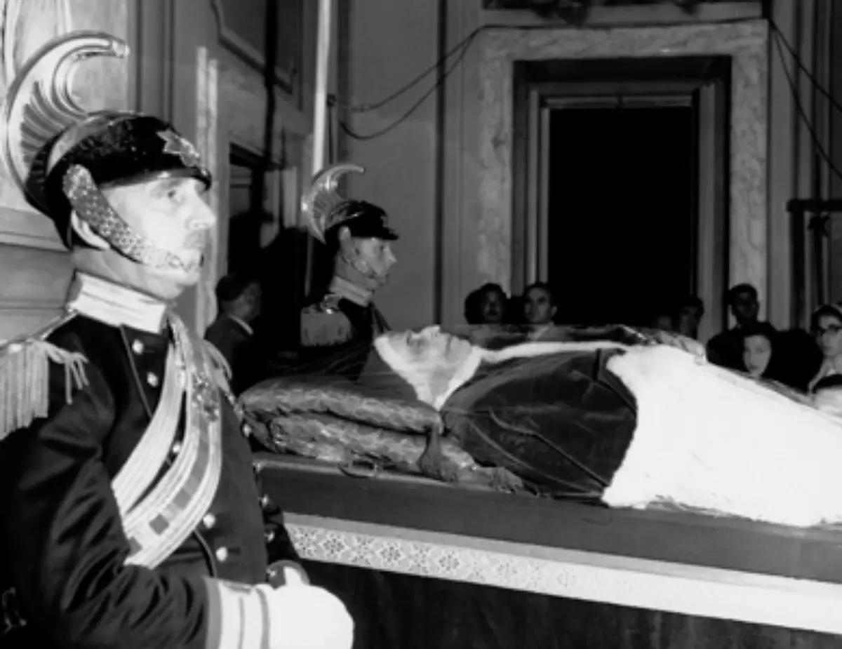 Judenretter-oder-Schuldiger-der-juengeren-Forschung-gelingt-ein-facettenreicheres-Bild-des-Pontifex-der-am-9-Oktober-vor-50-Jahren-in-der-paepstlichen-Sommerresidenz-Castel-Gandolfo-am-Albaner-See-starb