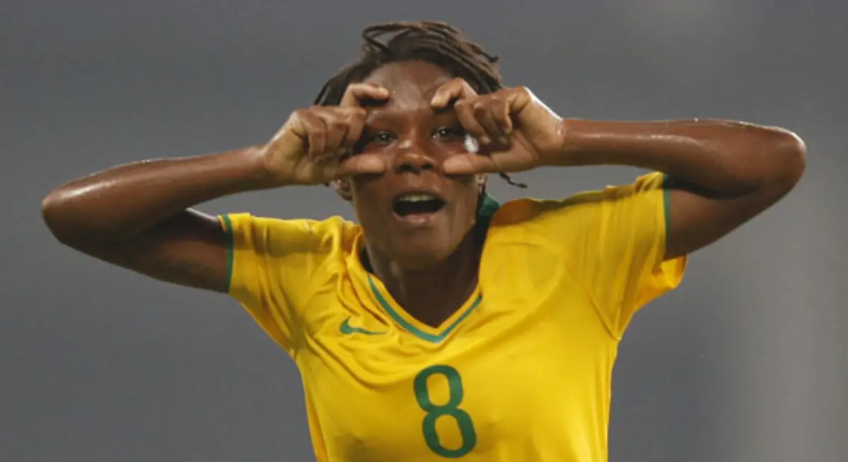 Durchgeblickt-Brasiliens-Fussballerin-Formiga-nach-ihrem-Treffer-gegen-Deutschland-im-Halbfinale