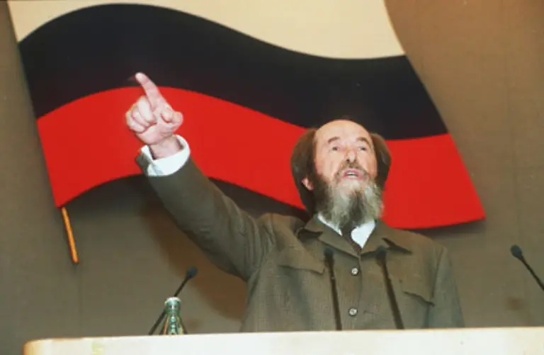 Doch-sein-eigenes-Ideal-eines-Russlands-das-auf-dem-orthodoxen-Glauben-und-Gemeinsinn-gruendet-predigt-er-wie-ein-alttestamentarischer-Prophet-vergebens