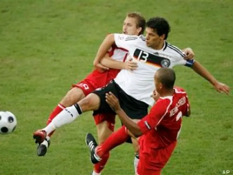 nur-die-tuerkische-Mannschaft-halbfinalwuerdig-Fussball-Michael