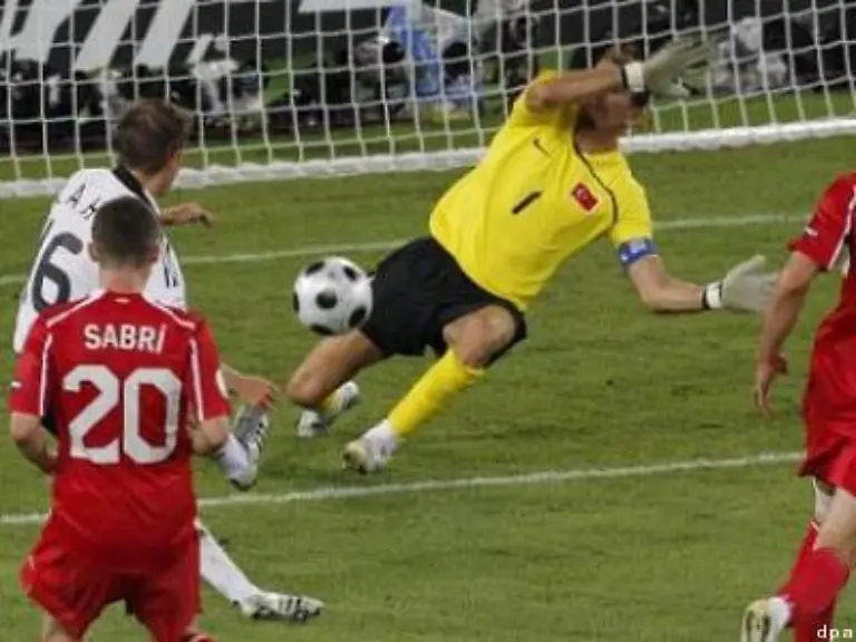 fiel-das-Last-Minute-Tor-auf-der-anderen-Seite