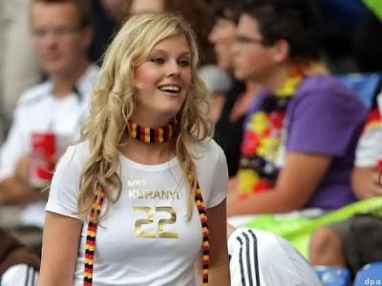 die-Deutschen-die-blonderen-Spielerfrauen