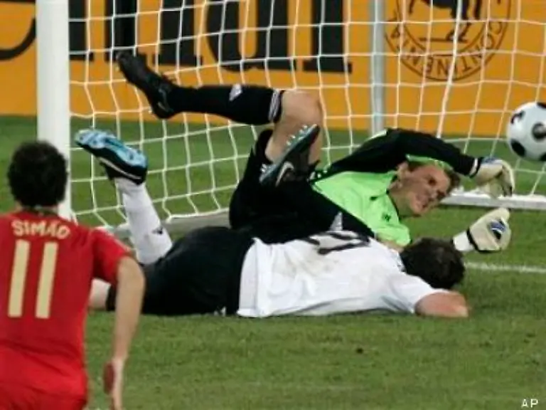Christoph-Metzelder-kann-den-Ball
