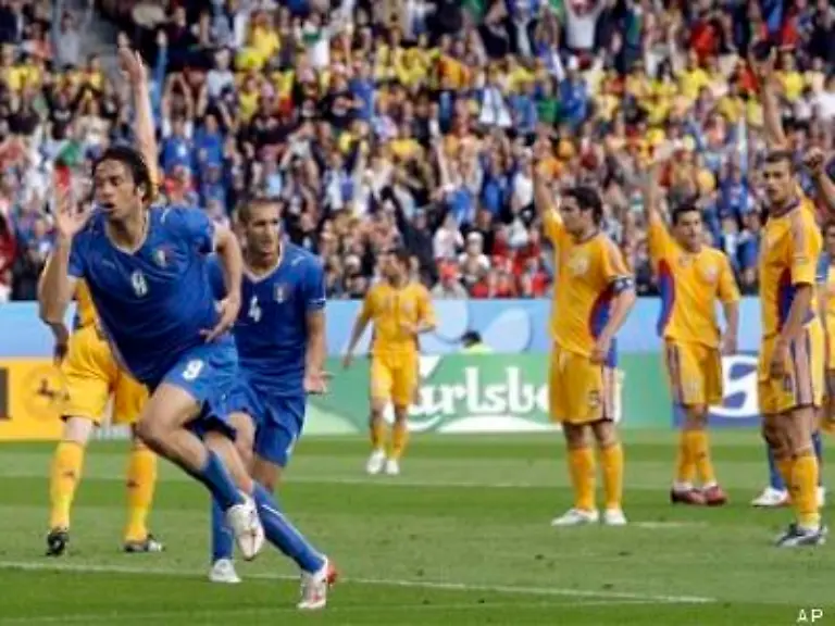 und-deshalb-stuermte-die-Squadra-Azzurra-auch-von-der-ersten-Minute-an-mehr-oder-weniger-erfolgreich-aufs-Tor-der-wacker-verteidigenden-Rumaenen