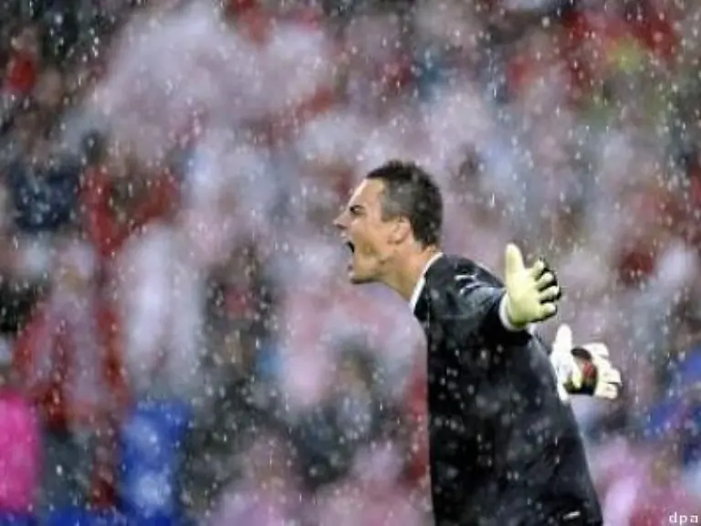 Der-Schweizer-Keeper-aergert-sich-ueber-den-Ausgleich