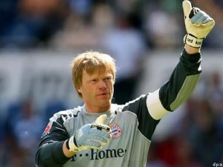 Jetzt-wo-er-endgueltig-vom-Platz-geht-ist-natuerlich-auch-diese-persoenliche-Niederlage-vergeben-und-vergessen-Das-alles-macht-ihn-menschlicher