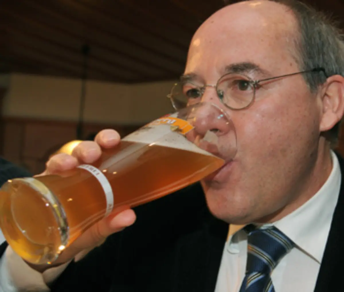 Von-denen-bekommen-wir-wieder-einen-Lebensstoss-bevor-wir-einschlafen-hatte-Gysi-nach-der-Fusion-zu-n-tv-de-gesagt