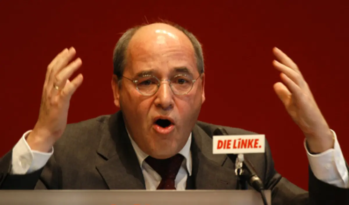 Die-erste-Gelegenheit-sich-um-die-grundsaetzliche-Richtung-der-Partei-zu-streiten