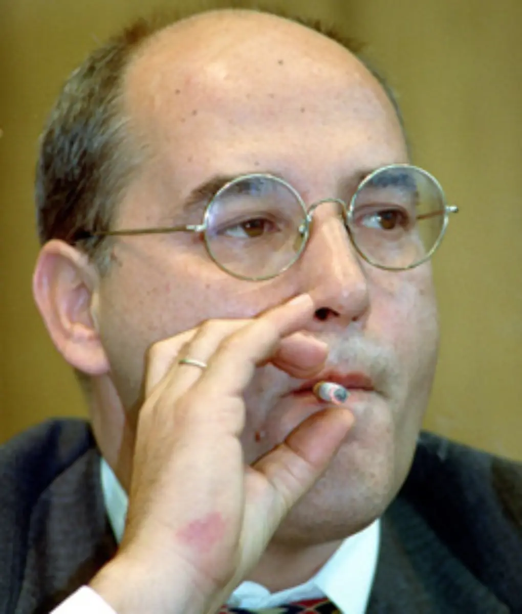 Gysi-war-zwar-1997-aus-dem-Parteivorstand-ausgeschieden-Fraktionschef-wurde-er-aber-trotzdem