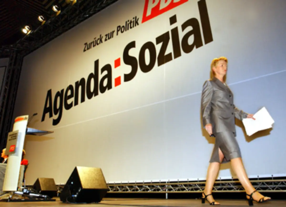 so-dass-Parteichefin-Zimmer-nach-der-Wahlschlappe-2002-und-wegen-der-staendigen-Fluegelkaempfe-schliesslich-im-Mai-2003-entnervt-hinschmiss