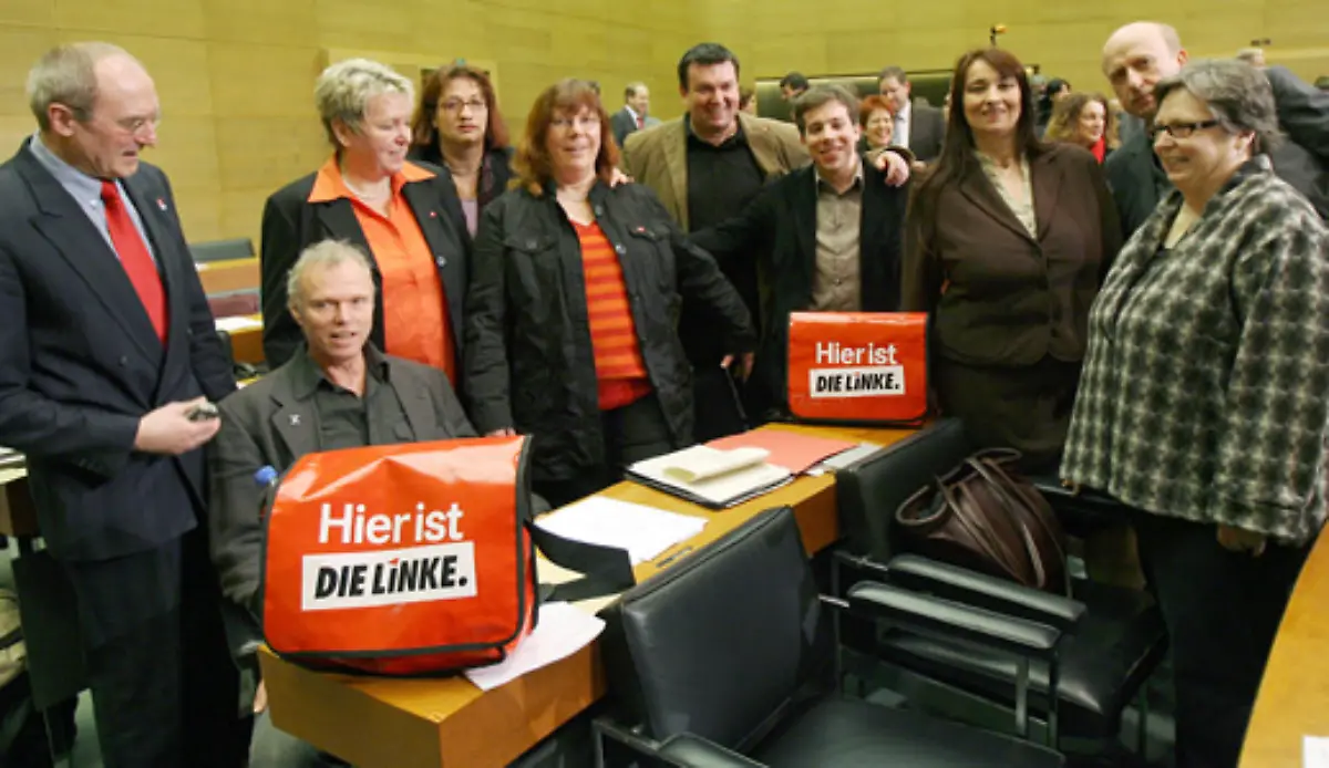 Und-heute-Die-Linke-hat-ueber-71-000-Mitglieder-und-sitzt-in-allen-ostdeutschen-Laendern-sowie-in-Hessen-Niedersachsen-Foto-Bremen-und-Hamburg-im-Landtag