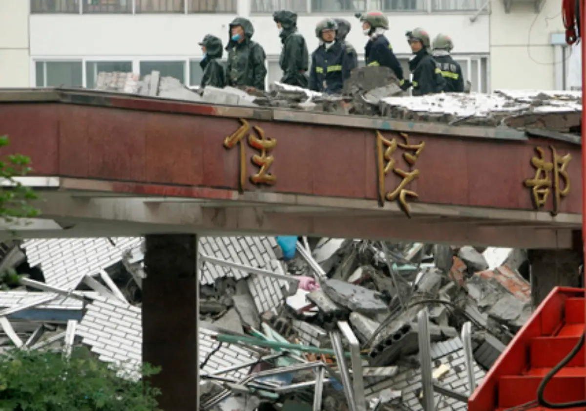 ein-Krankenhaus-dort-liegt-in-Truemmern