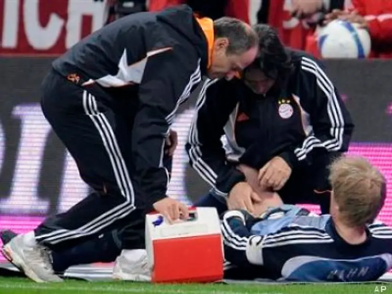 Als-Oliver-Kahn-wenige-Minuten-spaeter-wegen