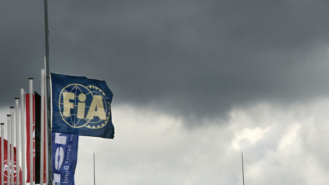 Wir sparen uns an dieser Stelle den Spruch mit den dunklen Wolken am Formel-1-Himmel. Denn das sehen Sie ja selbst.