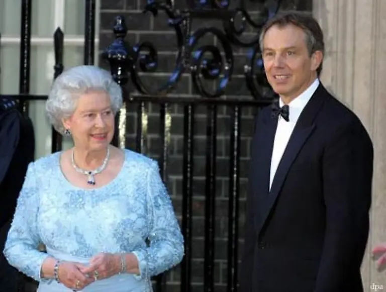 Waehrend-ihrer-Zeit-als-britisches-Staatsoberhaupt-hat-die-Queen-elf-Premierminister-von-Churchill-bis-Brown-in-ihr-Amt-eingefuehrt