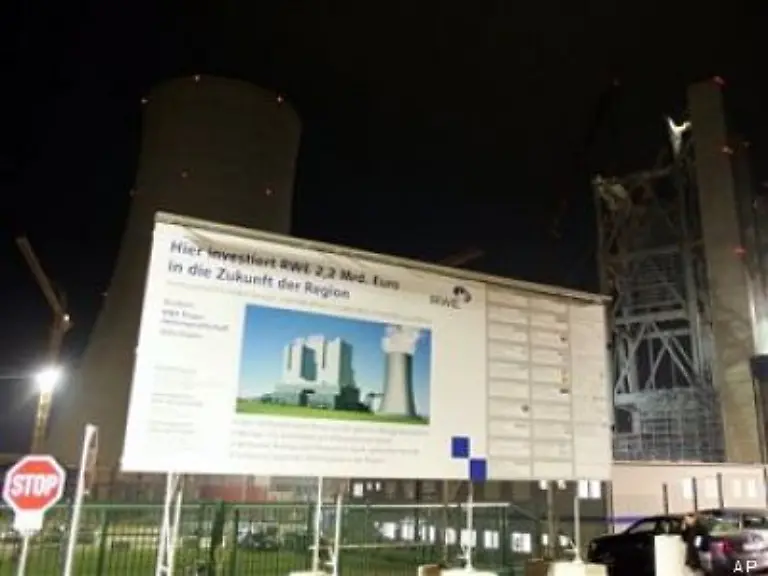Das-Braunkohlekraftwerk-gehoert-zu-den-groessten-Baustellen-Europas