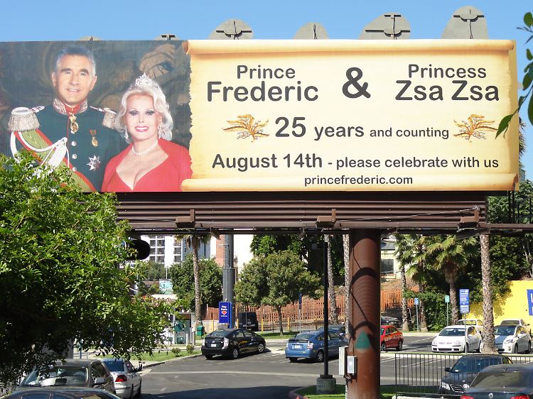 Eine größere Glückwunschkarte zum 25. Hochzeitstag hätte Frederic Prinz von Anhalt kaum finden können.