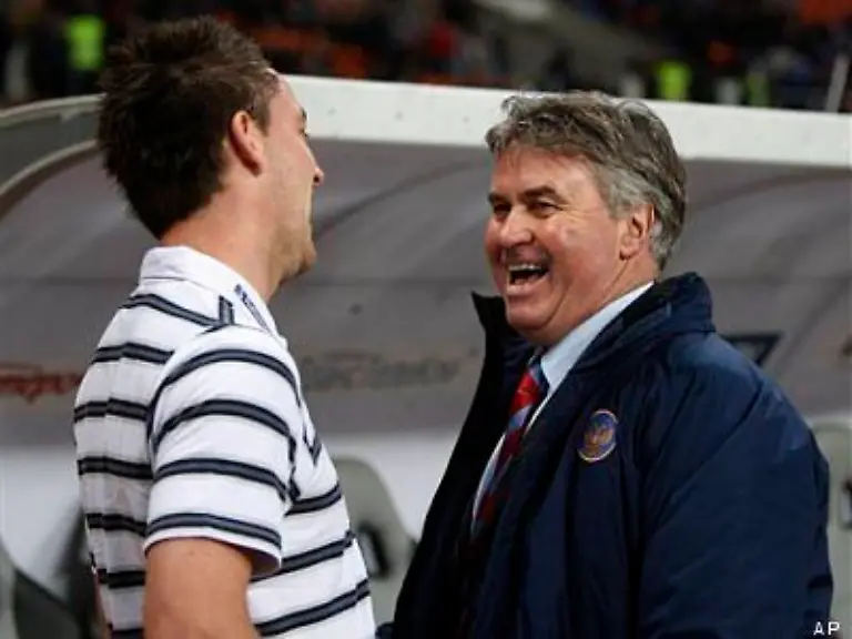 Der-alte-Trainer-Fuchs-Guus-Hiddink-hatte-wieder-einmal-alles-richtig-gemacht