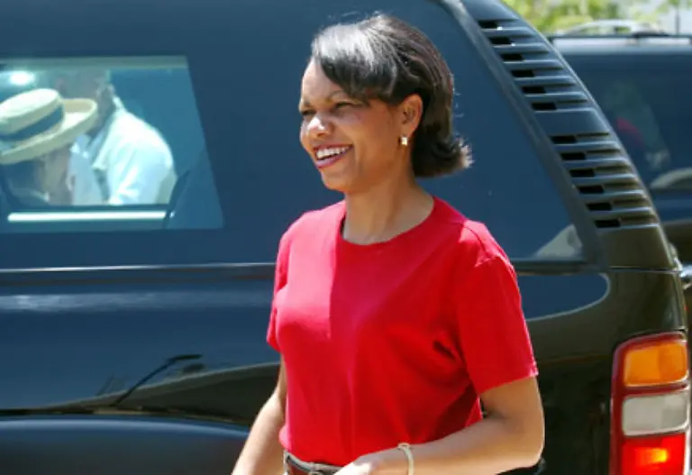 Condoleezza-Rice-die-maechtigste-Frau-des-Jahres-2005-wurde-von-Angela-Merkel-von-ihrem-Listenplatz-verdraengt-2007-steht-sie-an-4-Stelle