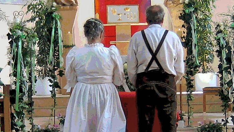 Viele Menschen heiraten heute im bereits fortgeschrittenen Alter. 