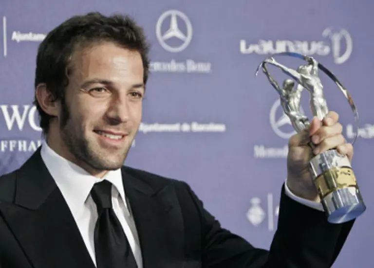 Zur-Preisuebergabe-nach-Barcelona-kam-aber-nur-Alessandro-del-Piero-von-Juventus-Turin