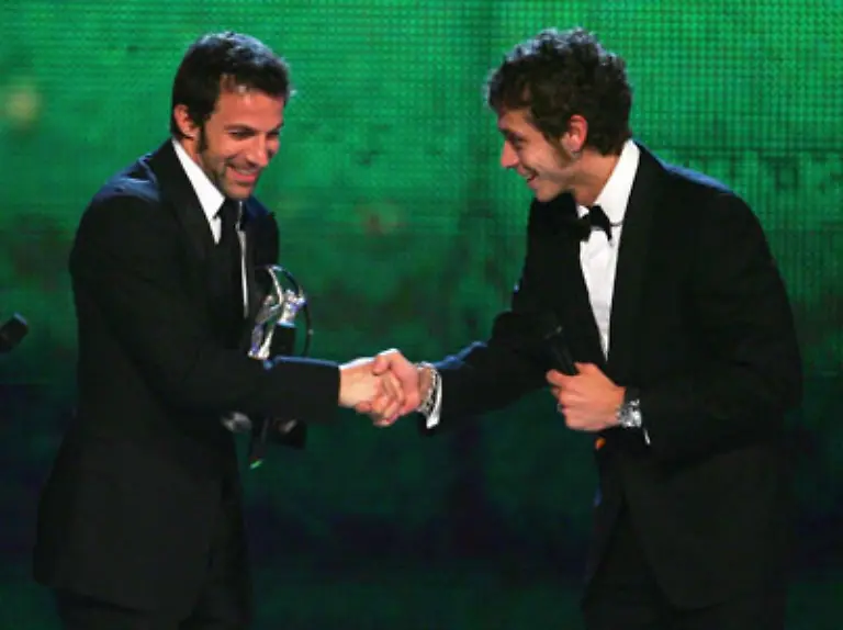 Ueberreicht-wurde-der-Preis-vom-mehrfachen-italienischen-Motorrad-Weltmeister-Valentino-Rossi