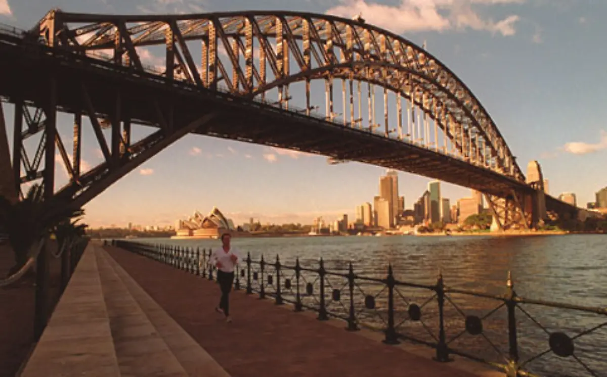 die-imposante-Harbour-Bridge-1932-wurde-sie-eroeffnet-am-19-Maerz-feiert-sie-ihren-75-Geburtstag