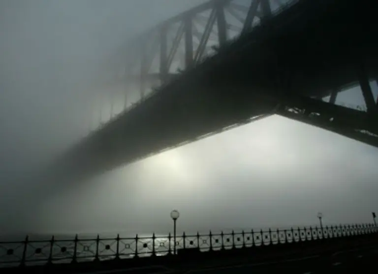 Neben-der-Golden-Gate-Bridge-in-San-Francisco-und-der-Brooklyn-Bridge-in-New-York-gehoert-sie-zu-den-bekanntesten-und-spektakulaersten-Bruecken-der-Welt