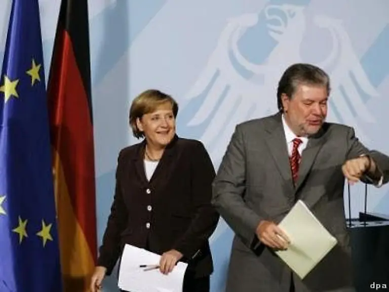 Der-SPD-Vorsitzende-wusste-dagegen-dass-es-hoechste-Zeit-fuer-eine-Einigung-war-Kurt-Beck-sagte-Es-ist-ein-guter-Kompromiss-Die-Reform-startet-insgesamt-wie-geplant-am-1-April-2007