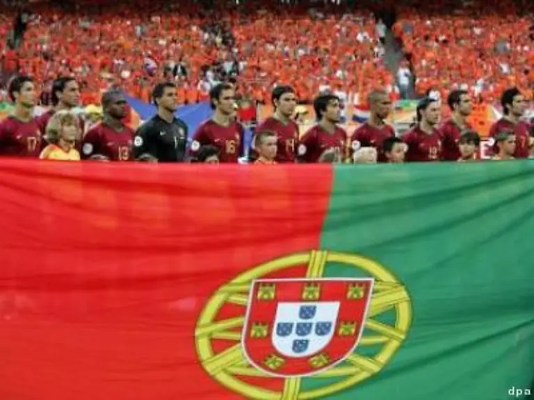 Die-Portugiesen-sahen-sich-von-Beginn-an-einer-Oranje-Uebermacht-auf-den-Raengen-ausgesetzt