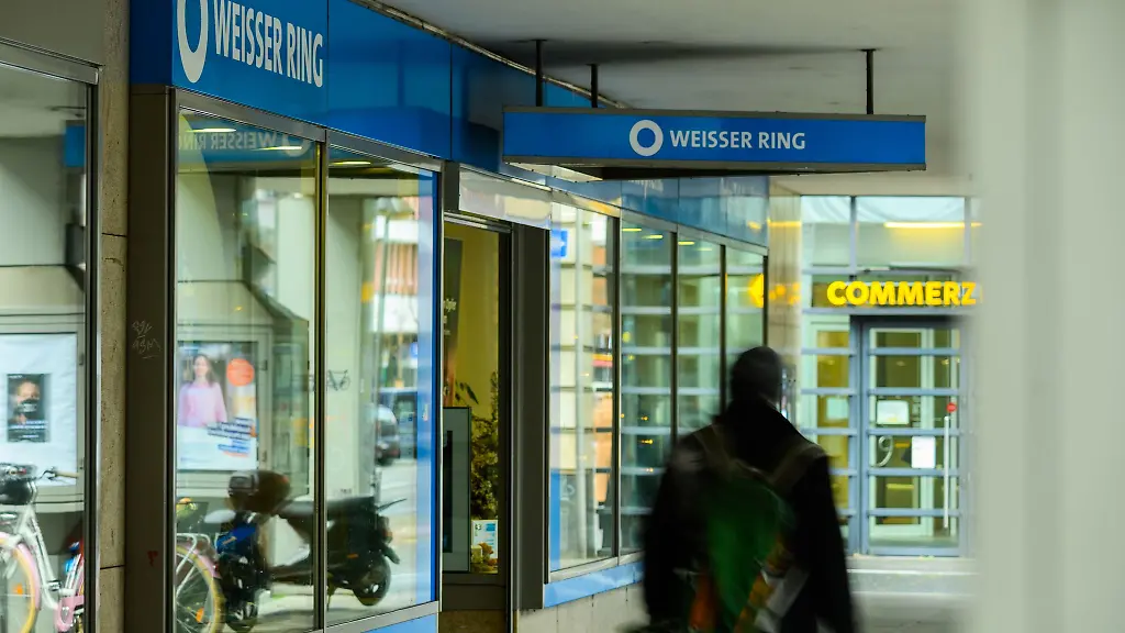 Stalking-Opfer-koennen-die-App-No-Stalk-nutzen-um-Nachstellungen-oder-sonstige-Vorfaelle-zeitnah-auf-dem-Smartphone-zu-dokumentieren