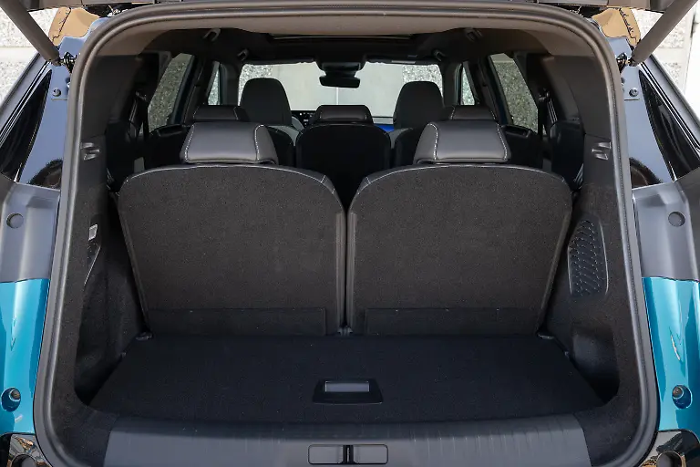 PEUGEOTE-5008ObsessionBlau9