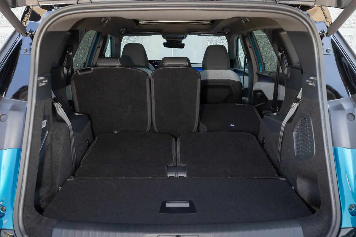 PEUGEOTE-5008ObsessionBlau10