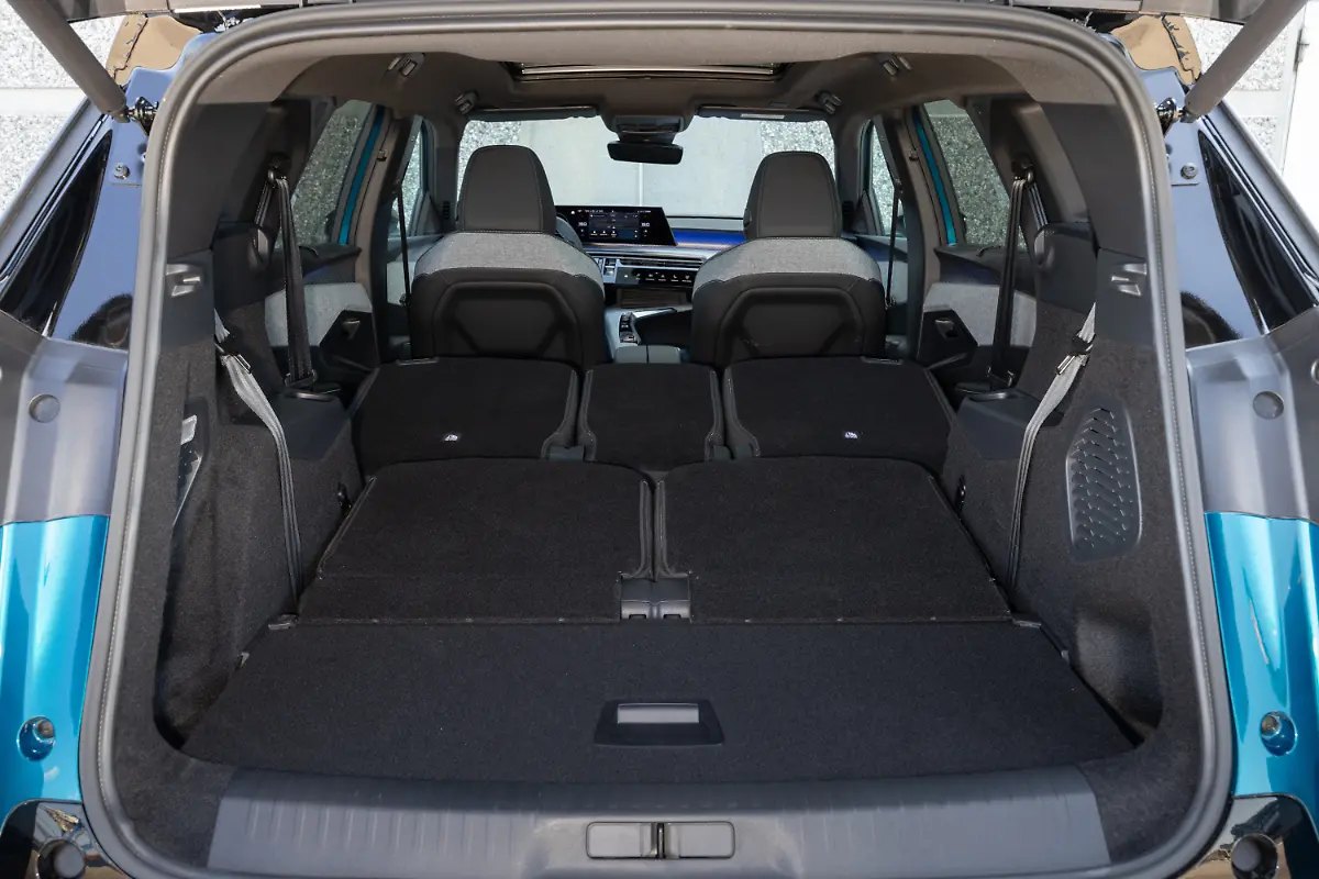 PEUGEOTE-5008ObsessionBlau8