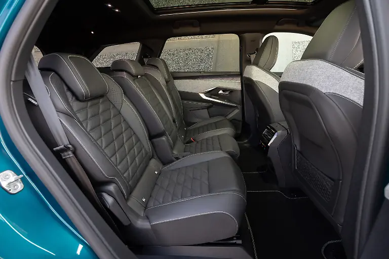 PEUGEOTE-5008ObsessionBlau7