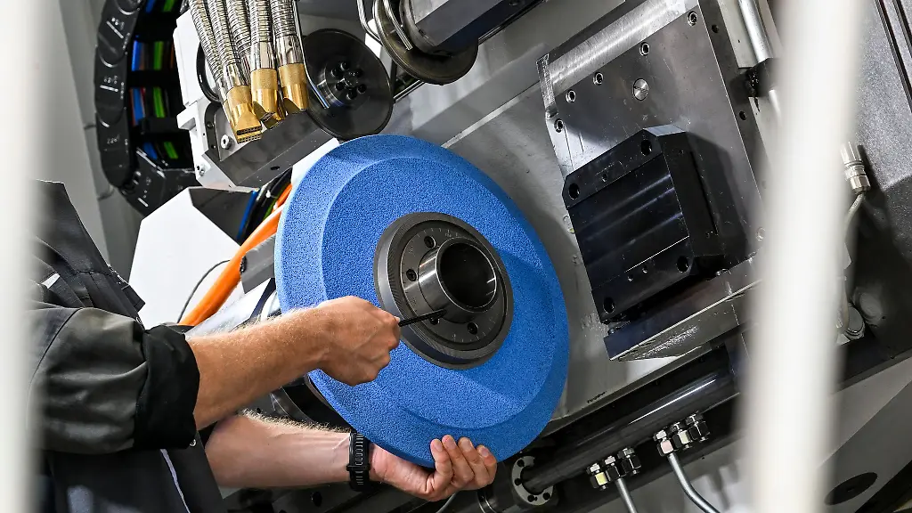 Mehr-Menschen-pendeln-fuer-ihren-Job-in-andere-Bundeslaender