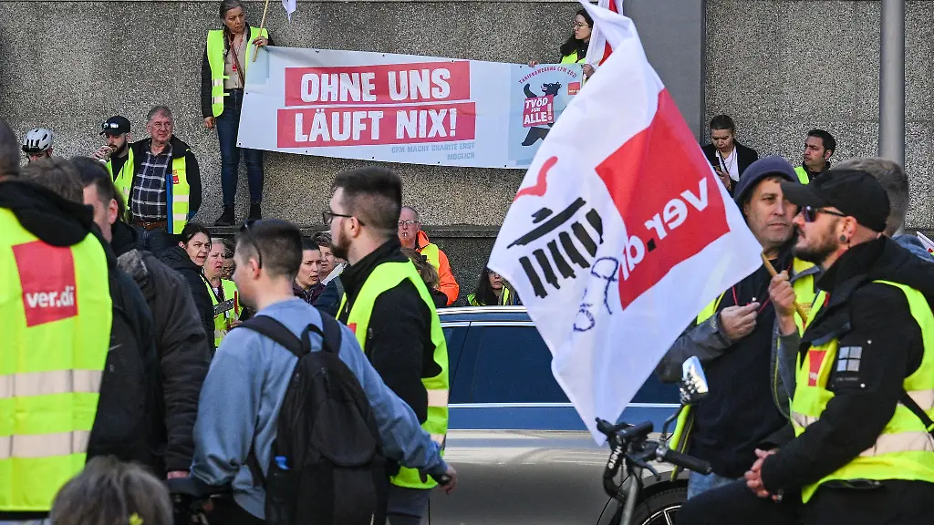 Die-CFM-Beschaeftigten-fordern-eine-bessere-Bezahlung