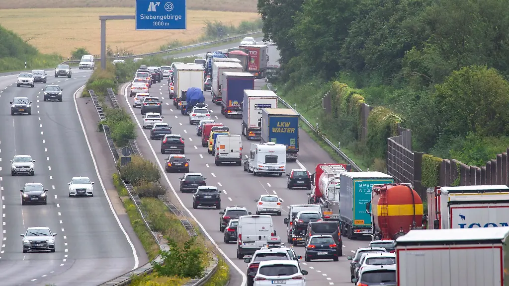 Unter-anderem-werden-neun-Bruecken-instand-gesetzt-oder-neu-gebaut-sowie-laermmindernder-Asphalt-und-Laermschutzwaende-installiert