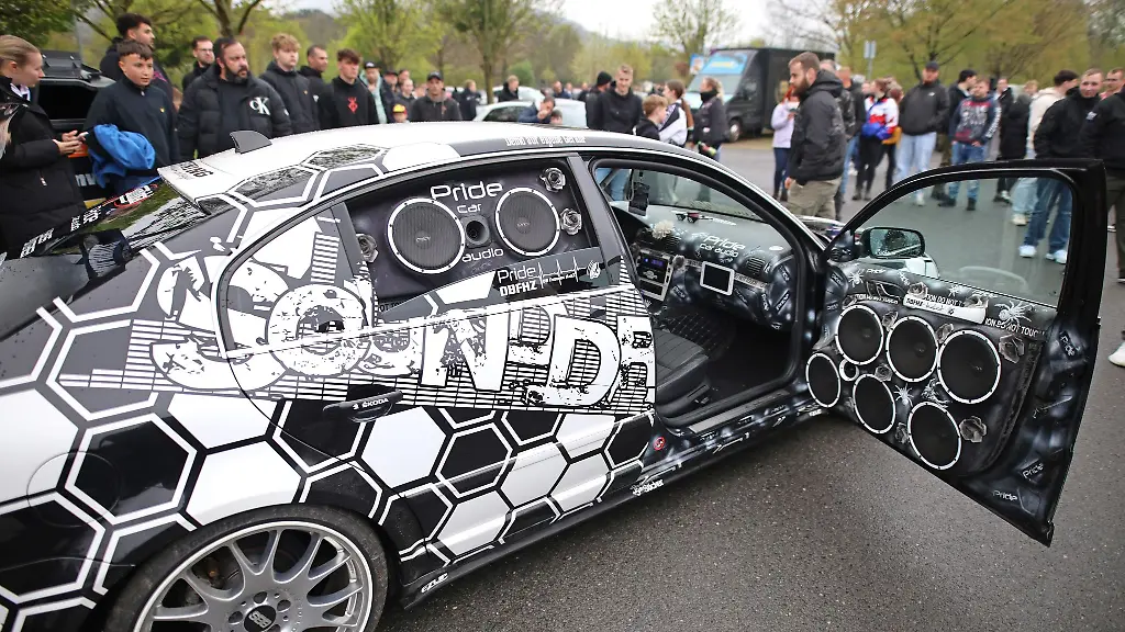 In-Blankenburg-haben-sich-bei-der-Premiere-des-Harzer-Oster-Tunings-Autoliebhaber-getroffen