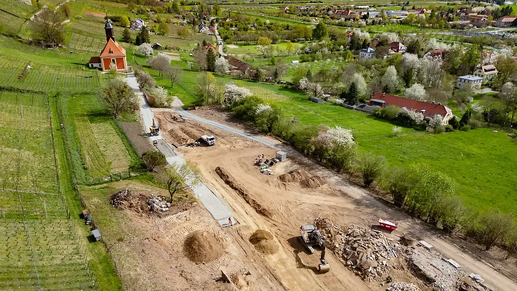 Die-staatseigene-Agentur-renaturiert-Flaechen-wie-hier-an-einem-Weinberg-in-Dresden-Foto-Produktion