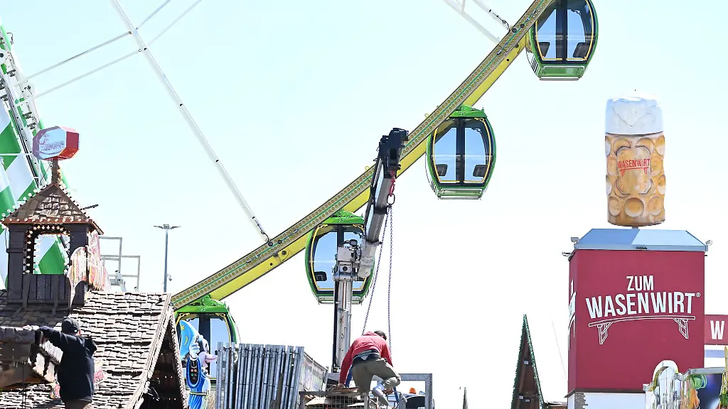 Nach-dem-Anstich-laedt-das-Stuttgarter-Fruehlingsfest-bis-zum-11-Mai-zum-Bummeln-und-Feiern