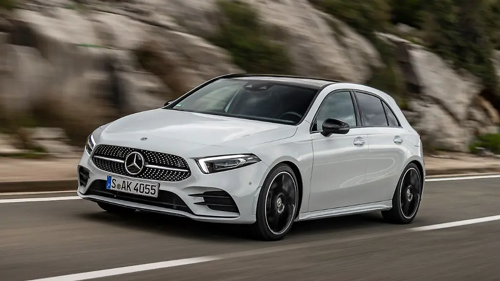 Flotter-Auftritt-Mercedes-hat-im-Laufe-der-Jahre-die-A-Klasse-vom-vanartigen-Gefaehrt-zum-dynamischen-Kompakten-gemacht